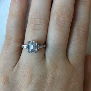 💎 3 stone emerald cut ring 💎